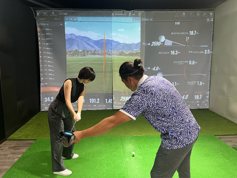 スピアゴルフ<（インドアゴルフ練習場）